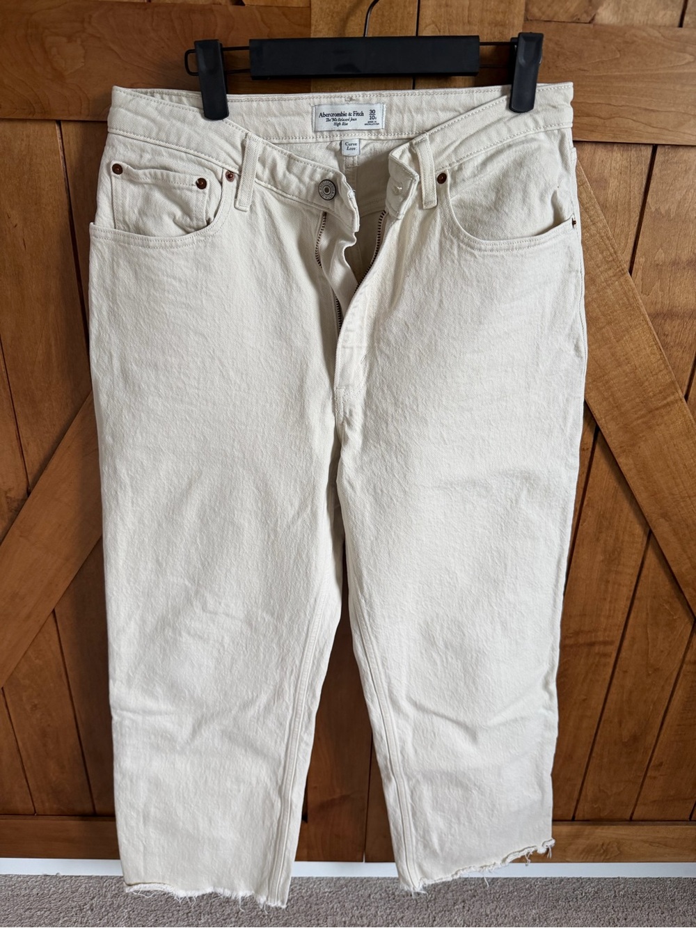 Abercrombie & Fitch Women’s 90s relaxed high rise Off-White Jean